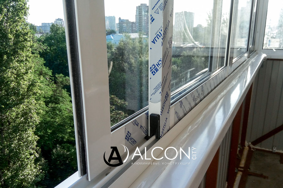 Раздвижные балконные рамы из алюминия в Волгограде